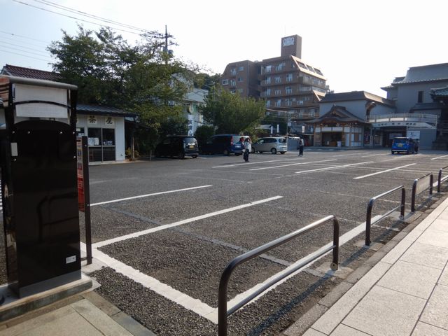 成田山の駐車場