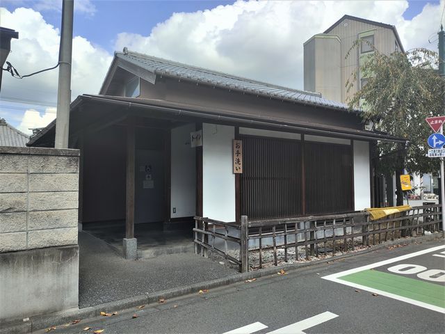 成田山の公共トイレ