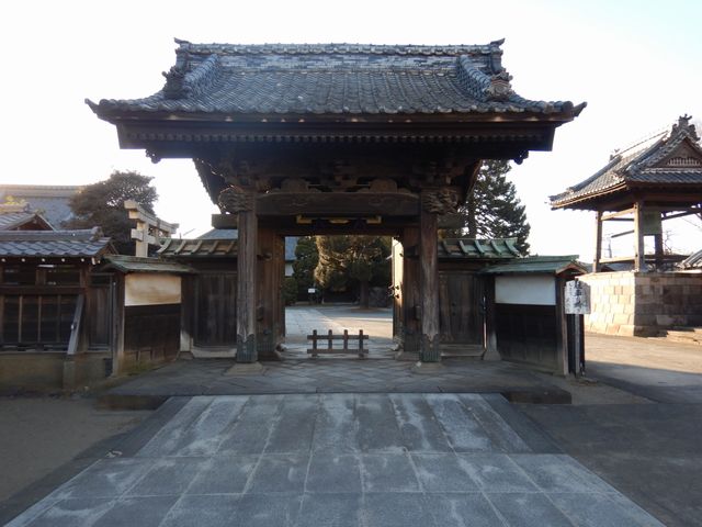 広済寺の山門