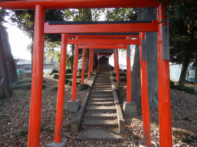 川越・三変稲荷神社 赤い鳥居