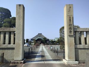 川越│木彫りの本堂が美しい「行伝寺」に初詣!歴史や見どころを紹介