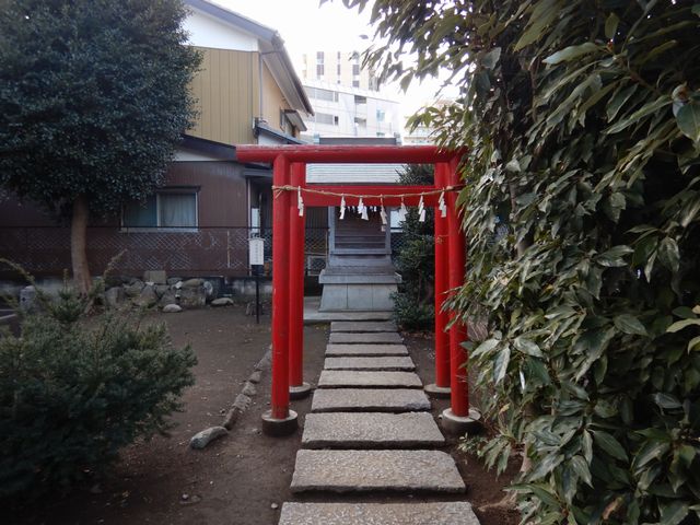 末社:六塚稲荷神社