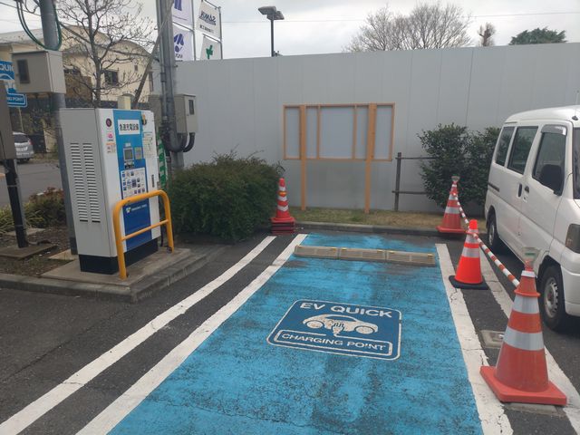 自動車用急速充電器(EV充電スポット)