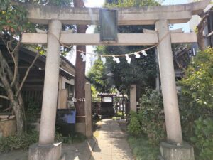 川越の狐伝説が残る「雪塚稲荷神社」に参拝!見どころ・アクセス・御朱印は?