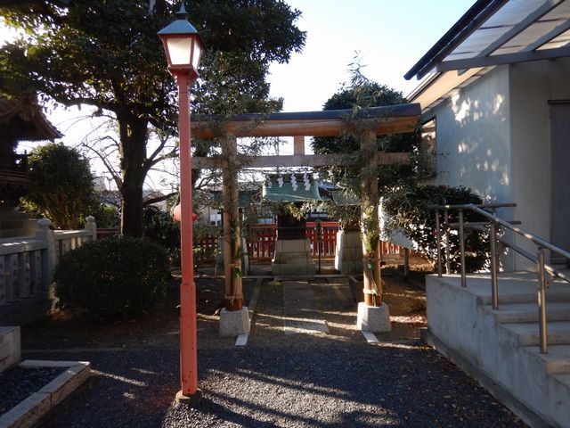 六塚稲荷神社 3つの末社