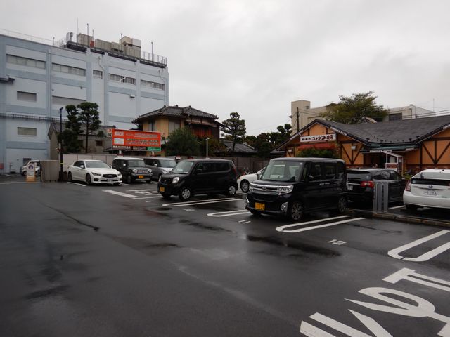 コメダ珈琲 川越仲町店の駐車場