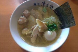 川越駅近くのラーメン店「麺匠 清兵衛」の淡麗鶏塩そばを実食レビュー！