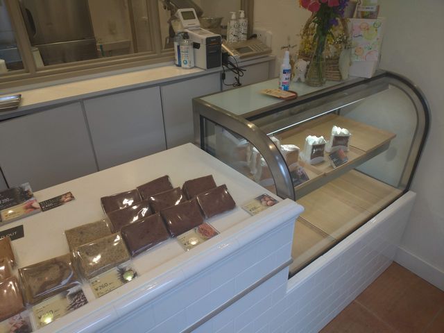 川越シフォンケーキ専門店「Yumifon」