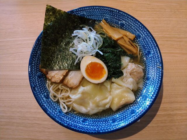 特製鶏だし雲呑麺