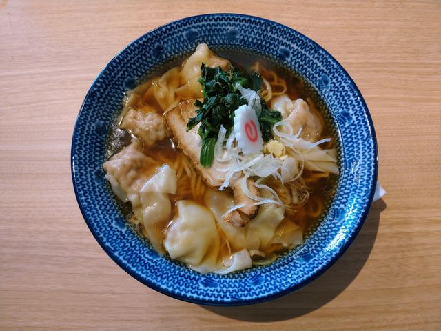 鶏だし肉雲呑麺