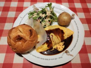 ラケル 本川越ペペ店│ランチタイムにもちもちチーズオムライスを実食レビュー