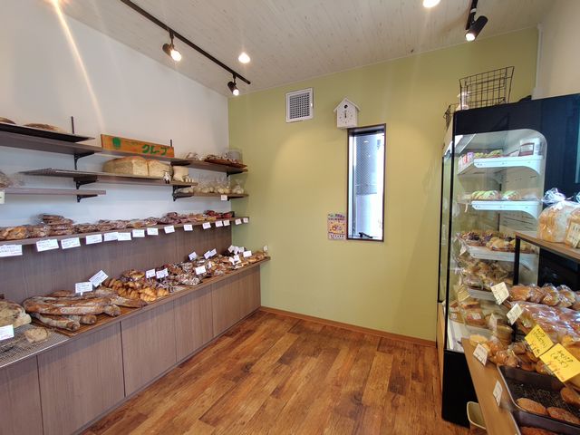 新河岸のパン屋「ベーカリークレープ」