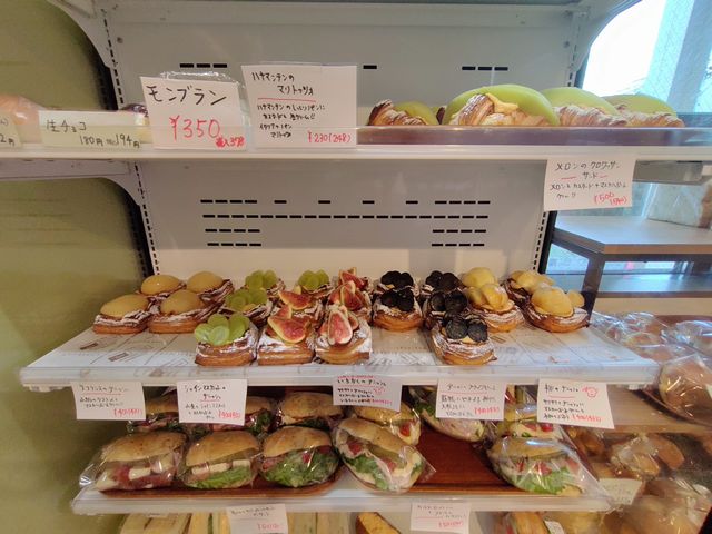 新河岸のパン屋「ベーカリークレープ」