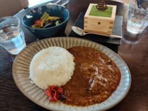 川越の「ハツネヤガーデンカフェ」でランチ&ティラミスを実食!