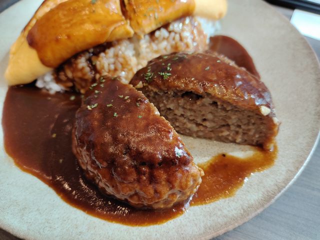 ふわとろデミオムライスハンバーグ