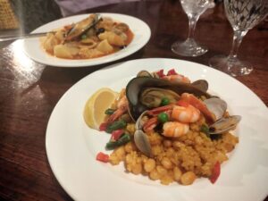 川越「すぺいん亭」モザイクが彩る異空間で本場のパエリアを実食