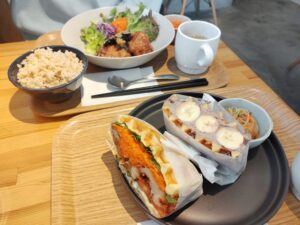 川越「R cafe」プレミアム玄米が味わえるカフェごはん＆ワッフル