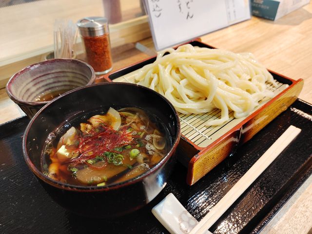 なすと豚バラ肉につけ汁うどん