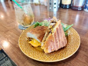 埼玉県川越市にある「HARE」のキューバサンドが美味すぎた!