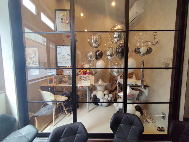 川越 KUROcafeの内装