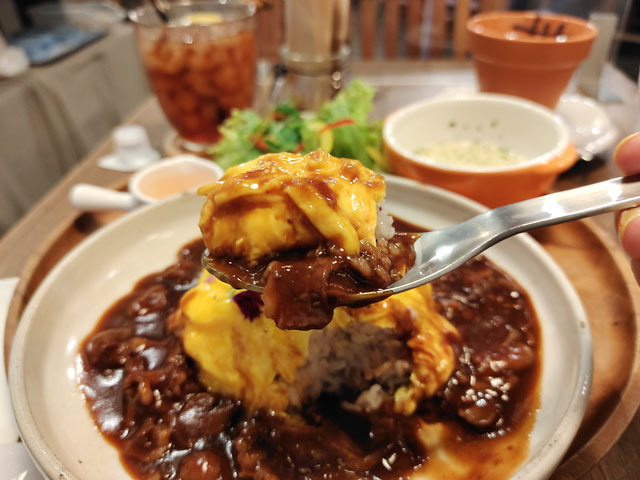 花香楽のオムライス