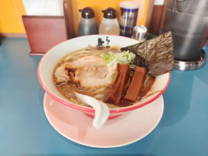 らーめんよし丸が川越に移転！新店舗でラーメンを実食レビュー！