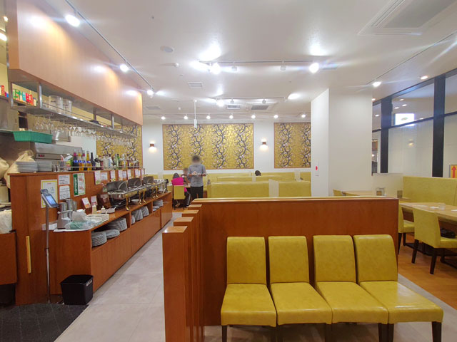 ニルワナム川越店の店内