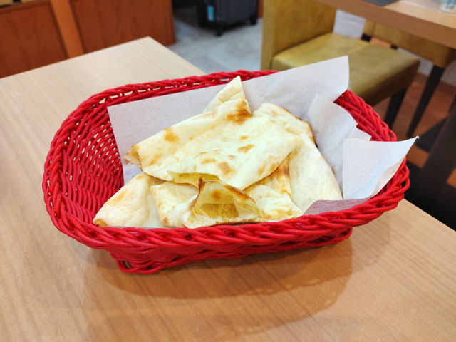 ニルワナム川越店のナン