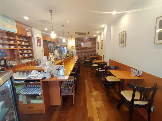 cafe Brickの店内