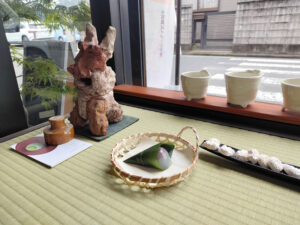 【川越】龍月│季節の和菓子と溶けないアイス「涼しん棒」を味わう