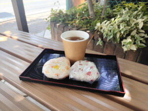 フクフクスタンド│川越の軽食スタンド！手作りおむすびとほうじ茶で一休み