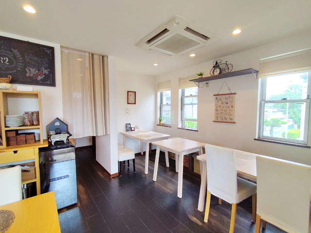 GRILL&DINING32の店内