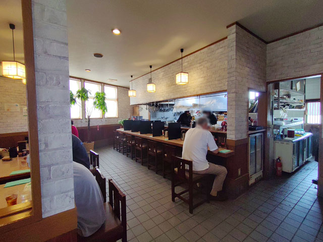 麺処かつ善 店内