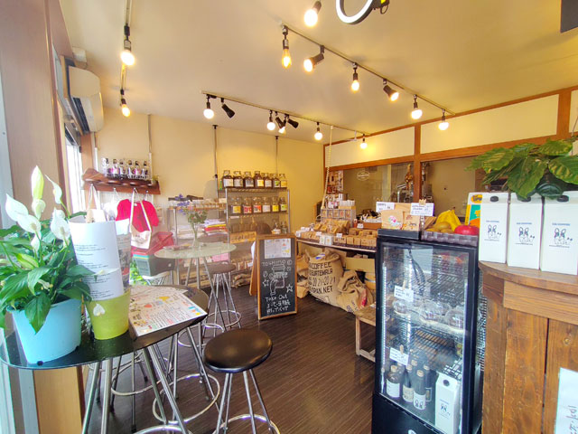トシノコーヒー川越店の店内