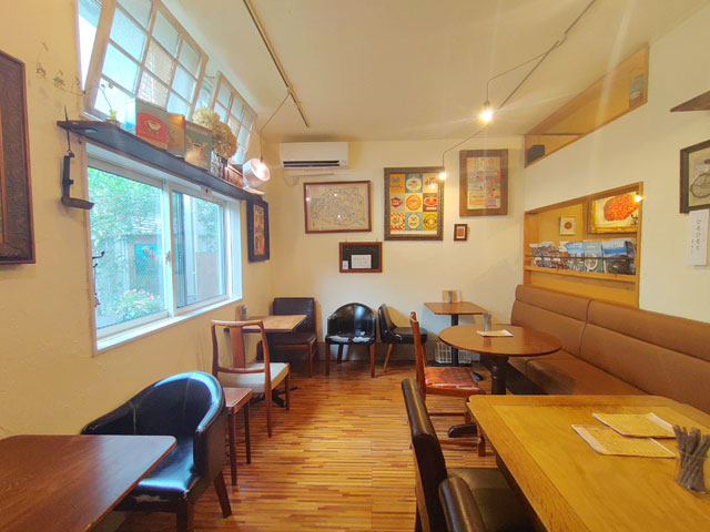あぶり珈琲の店内