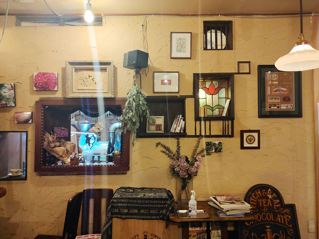 あぶり珈琲の店内