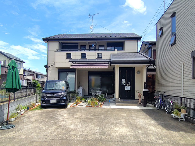 Maison de Route brillanteの駐車場