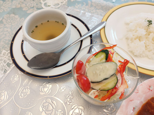 Maison de Route brillanteのサラダとスープ