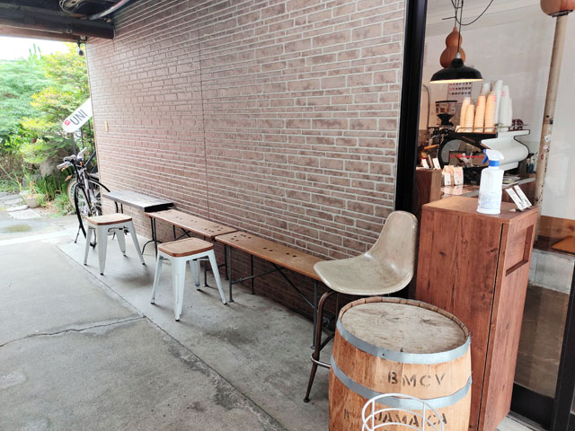 HILL PINE'S ESPRESSOのテラス席