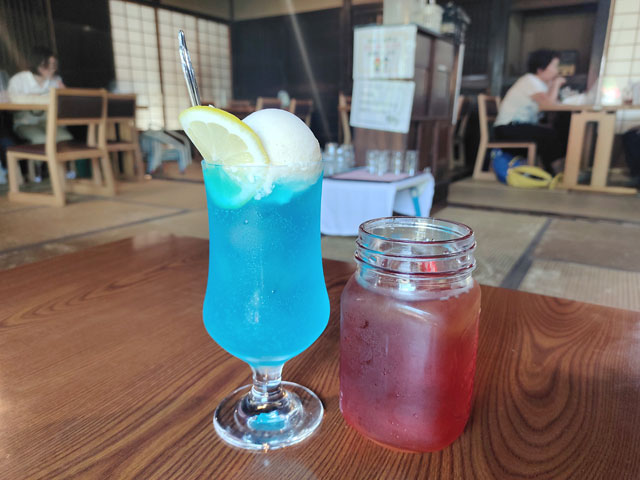 古民家カフェsmileyのレモネードと紅茶