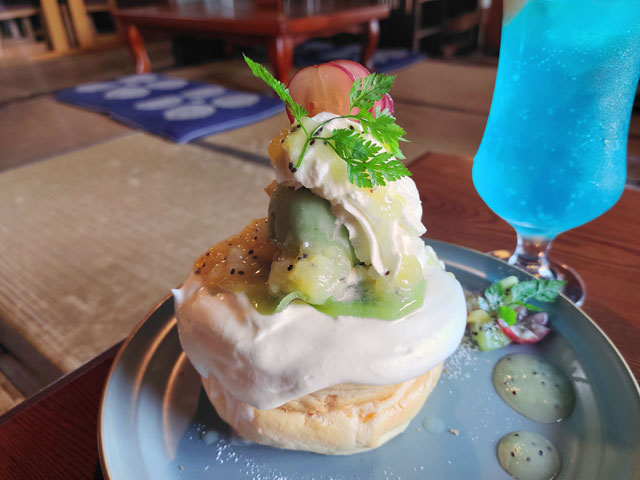 古民家カフェsmileyのキウイパンケーキ