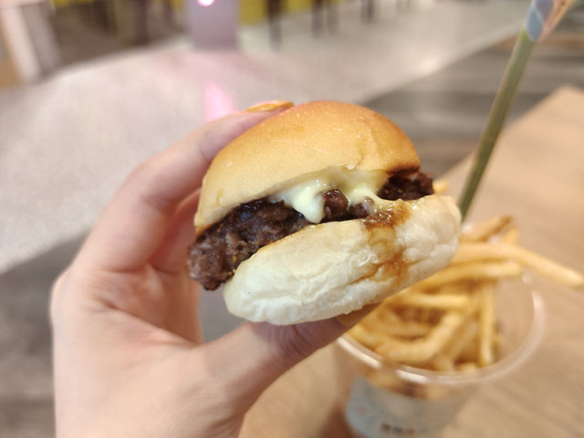 Mrs.hamburgerのスライダーバーガー