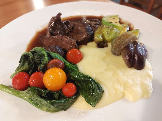 Bellknotの牛ほほ赤ワイン煮