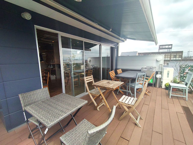 cafeオーマチのテラス席