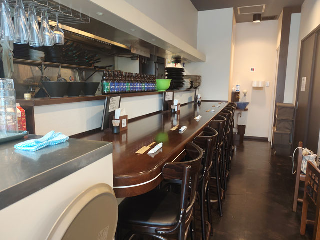 創作うどん専門店くらうどの店内