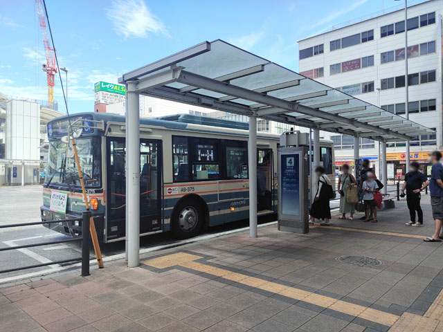 水上公園行きのバス停