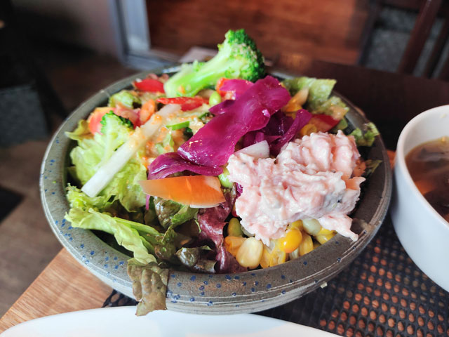 とちの木のサラダ