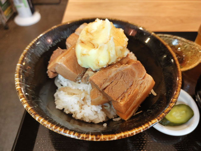 おいしい時間のラフテー丼