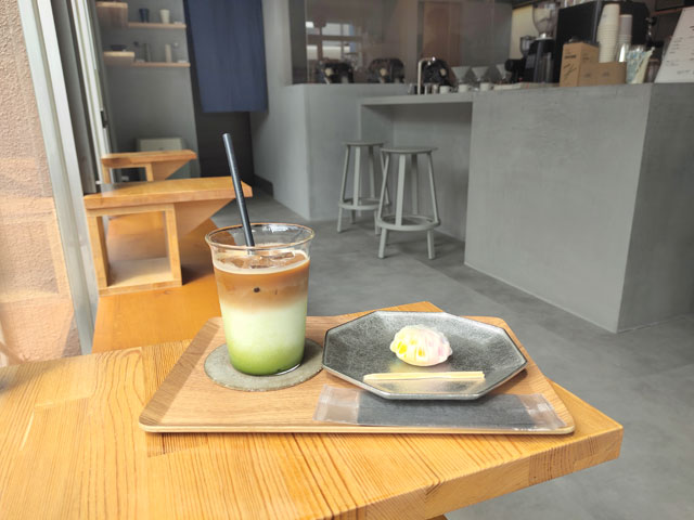 COFFEE GALLERYのコーヒーと和菓子