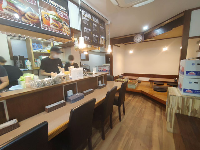 淡路島バーガー川越店の店内